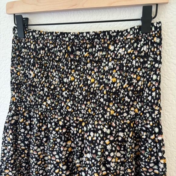 Rails Selena dark floral skirt NWT Size Small - Picture 3 of 8